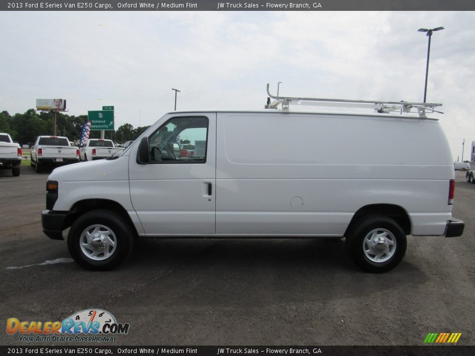 2013 Ford E Series Van E250 Cargo Oxford White / Medium Flint Photo #2