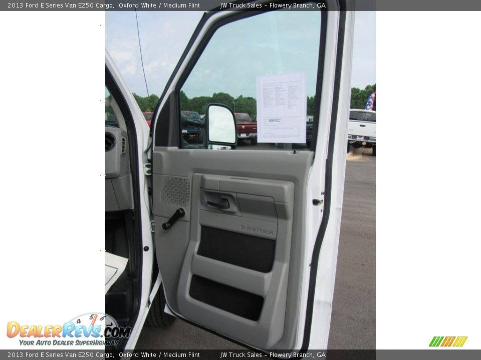 2013 Ford E Series Van E250 Cargo Oxford White / Medium Flint Photo #19
