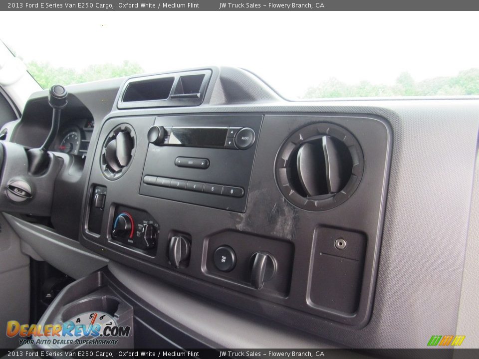 2013 Ford E Series Van E250 Cargo Oxford White / Medium Flint Photo #23