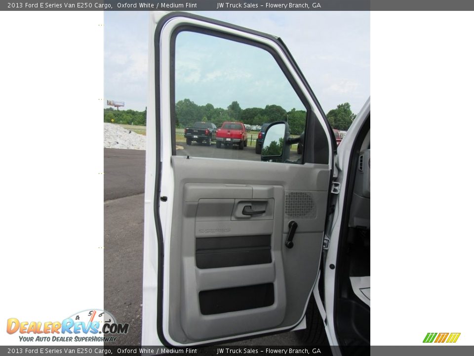 2013 Ford E Series Van E250 Cargo Oxford White / Medium Flint Photo #30
