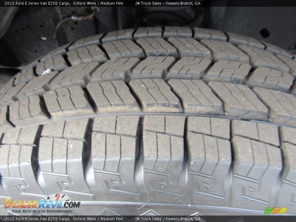 2013 Ford E Series Van E250 Cargo Oxford White / Medium Flint Photo #32