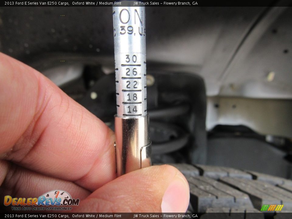 2013 Ford E Series Van E250 Cargo Oxford White / Medium Flint Photo #33