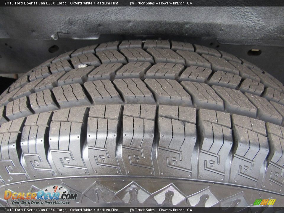 2013 Ford E Series Van E250 Cargo Oxford White / Medium Flint Photo #35