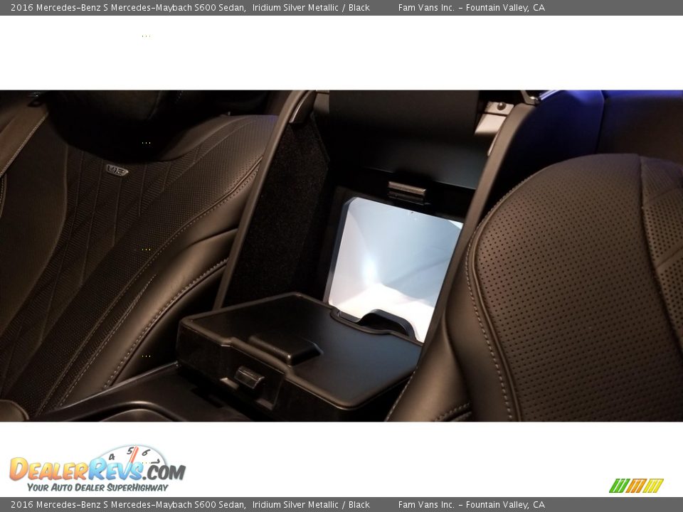 2016 Mercedes-Benz S Mercedes-Maybach S600 Sedan Iridium Silver Metallic / Black Photo #13