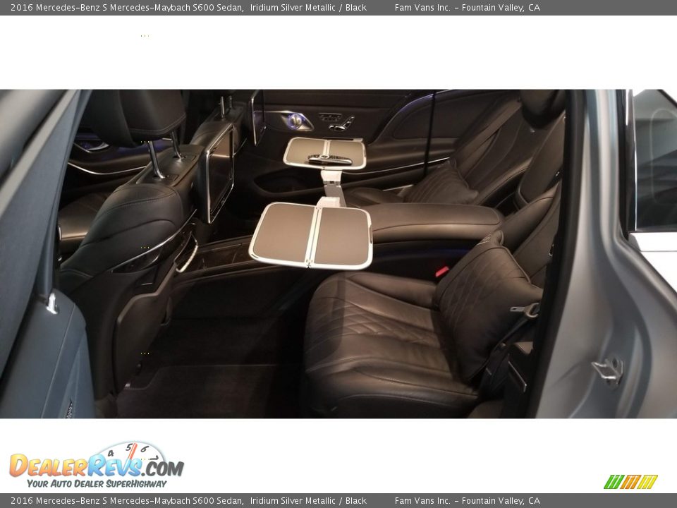 2016 Mercedes-Benz S Mercedes-Maybach S600 Sedan Iridium Silver Metallic / Black Photo #17