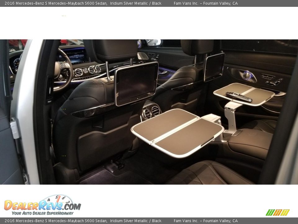 2016 Mercedes-Benz S Mercedes-Maybach S600 Sedan Iridium Silver Metallic / Black Photo #18