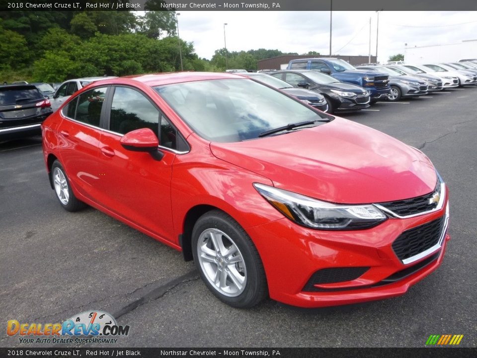 2018 Chevrolet Cruze LT Red Hot / Jet Black Photo #7