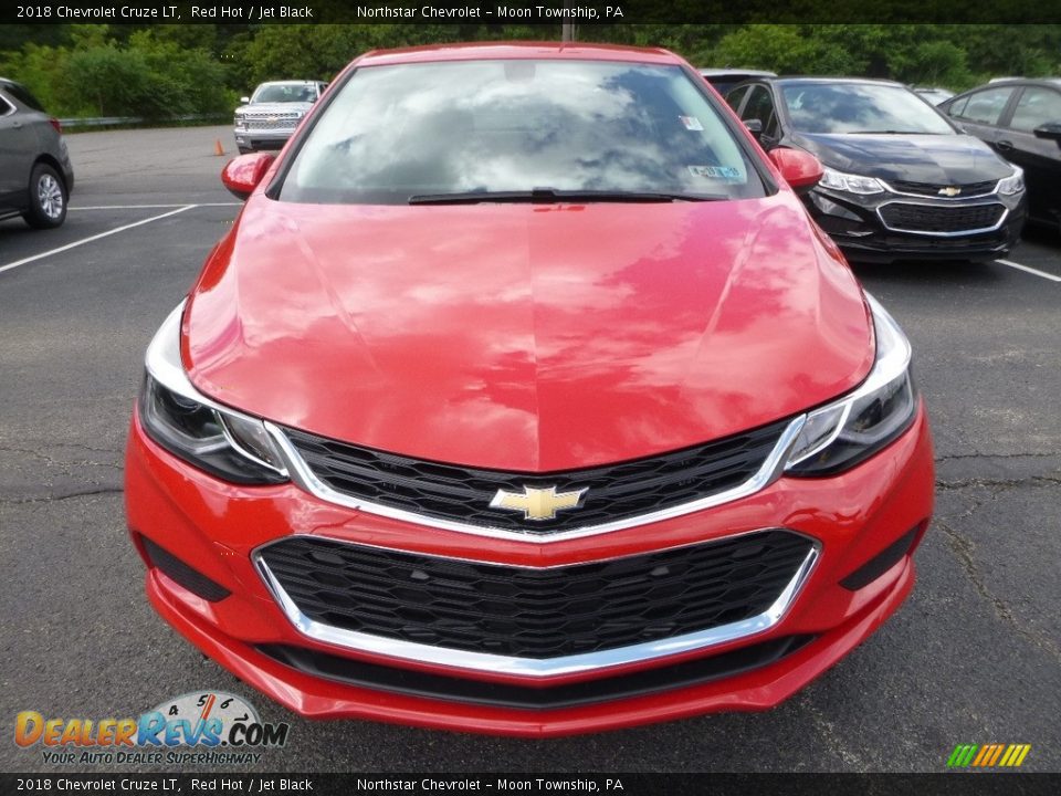 2018 Chevrolet Cruze LT Red Hot / Jet Black Photo #8