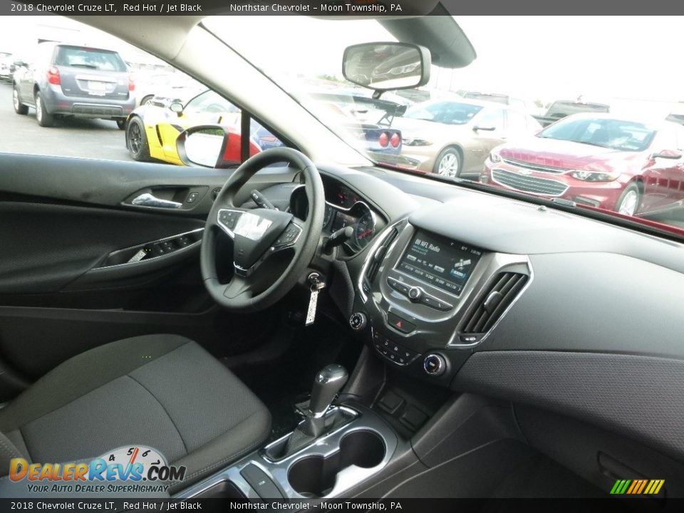 2018 Chevrolet Cruze LT Red Hot / Jet Black Photo #11