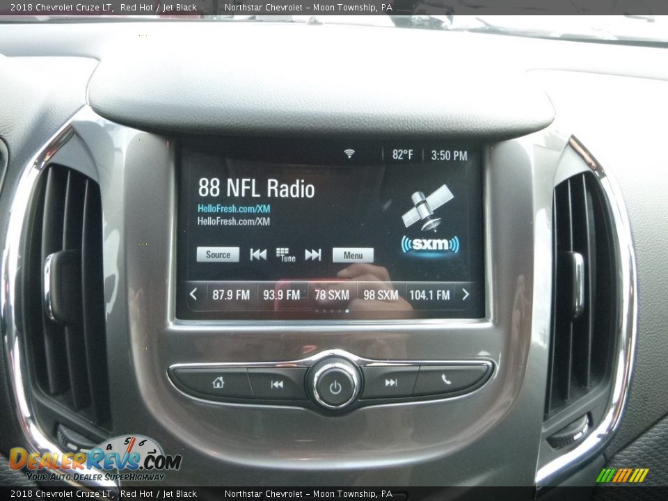 2018 Chevrolet Cruze LT Red Hot / Jet Black Photo #16