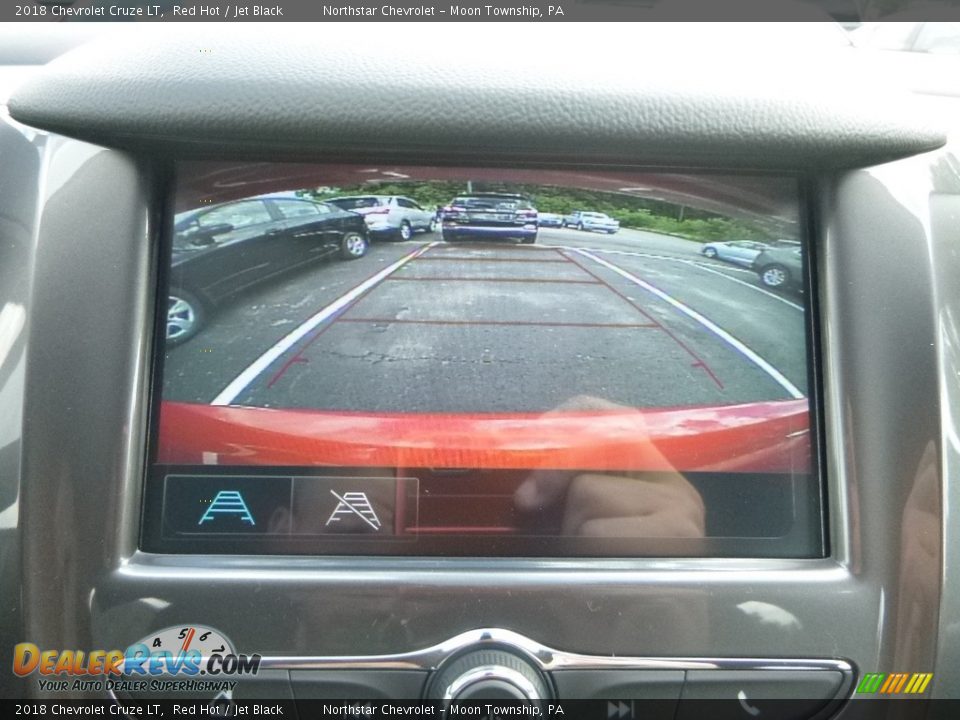 2018 Chevrolet Cruze LT Red Hot / Jet Black Photo #17