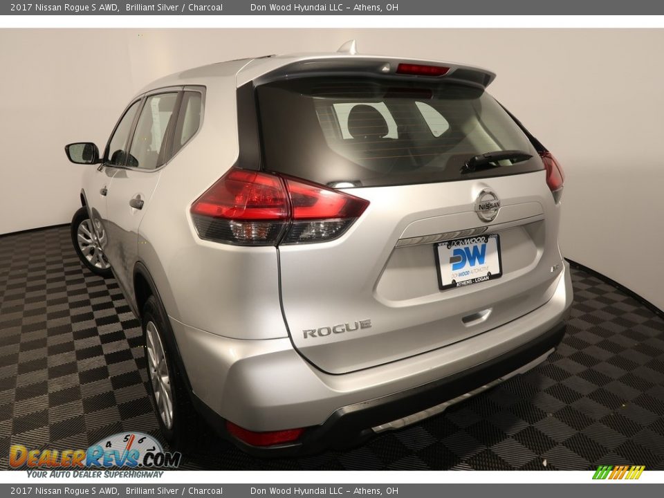 2017 Nissan Rogue S AWD Brilliant Silver / Charcoal Photo #10