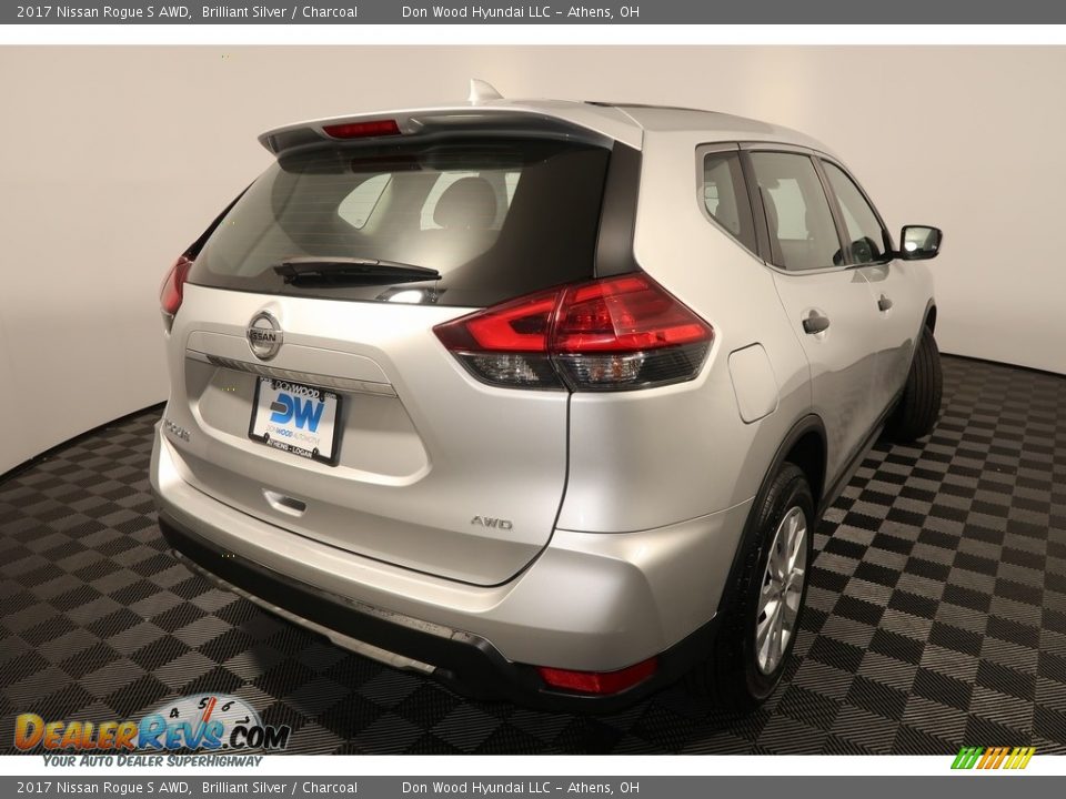2017 Nissan Rogue S AWD Brilliant Silver / Charcoal Photo #12