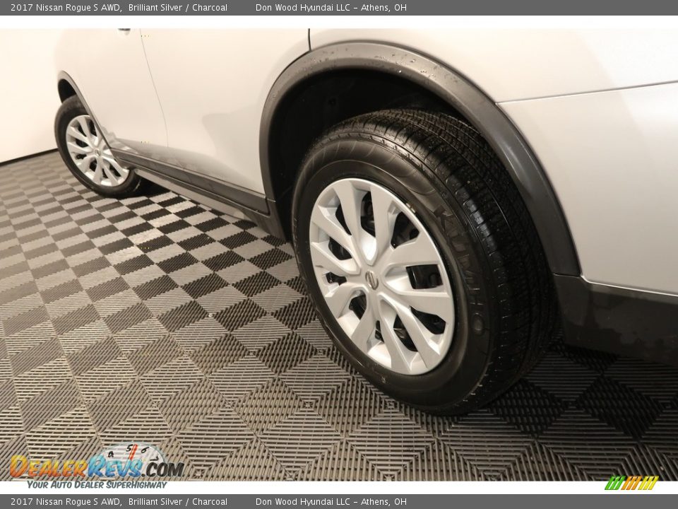 2017 Nissan Rogue S AWD Brilliant Silver / Charcoal Photo #20