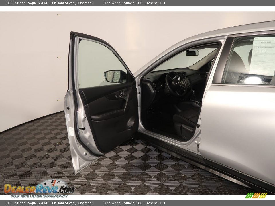 2017 Nissan Rogue S AWD Brilliant Silver / Charcoal Photo #25