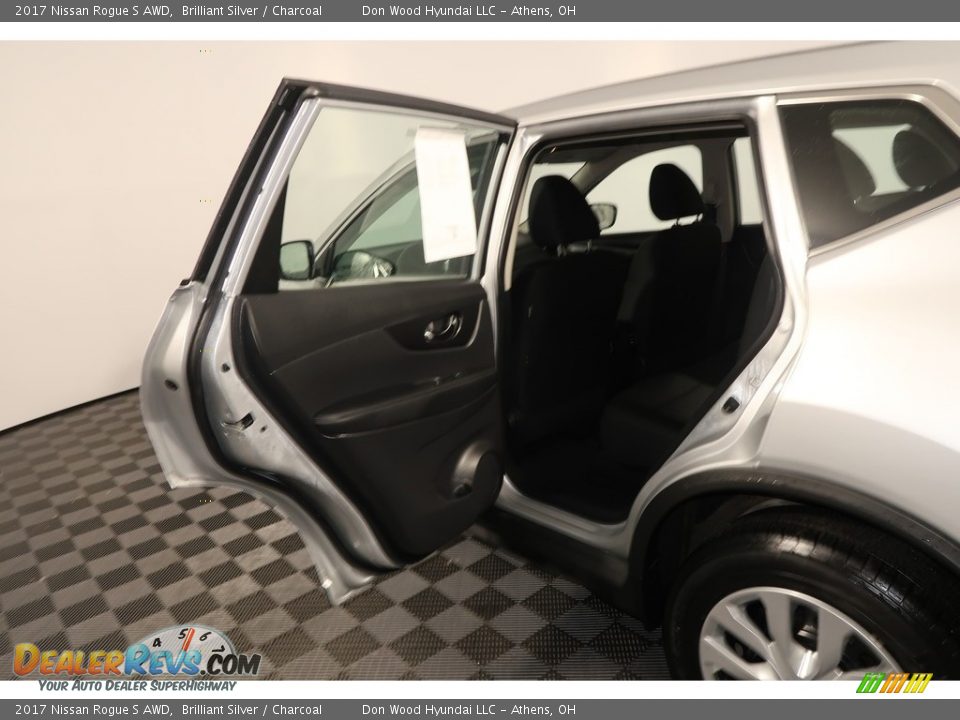 2017 Nissan Rogue S AWD Brilliant Silver / Charcoal Photo #26