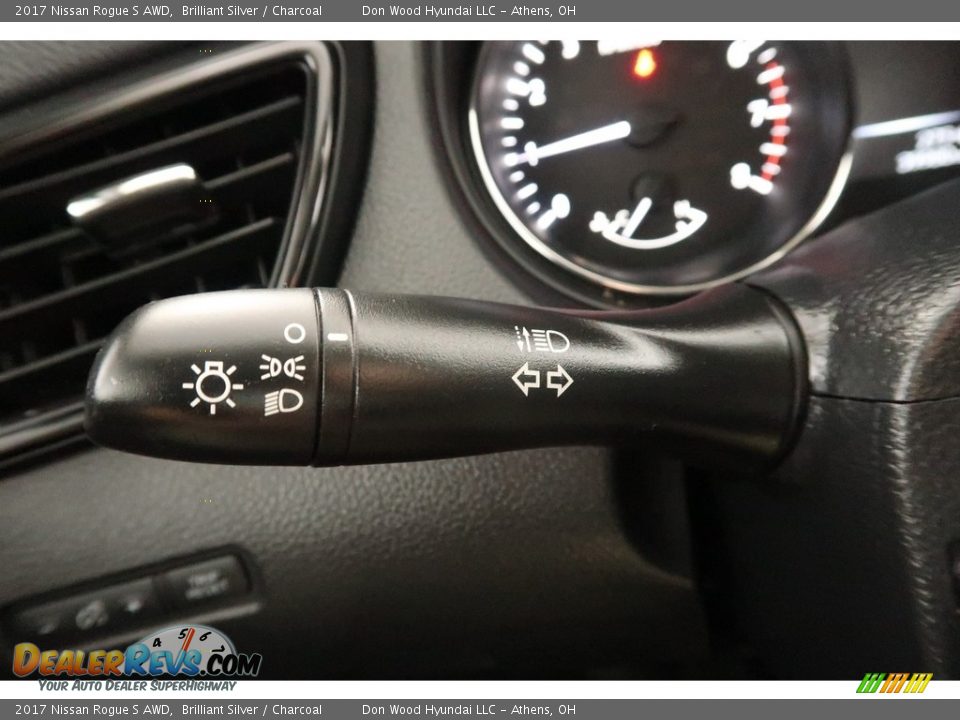 2017 Nissan Rogue S AWD Brilliant Silver / Charcoal Photo #31