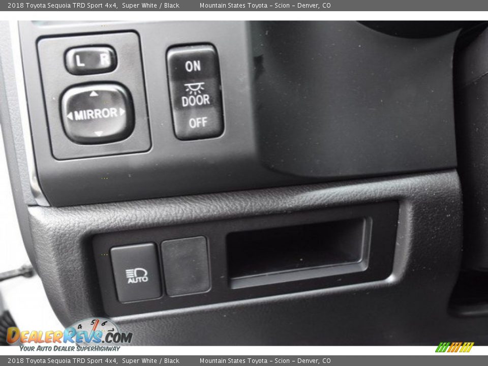 2018 Toyota Sequoia TRD Sport 4x4 Super White / Black Photo #28