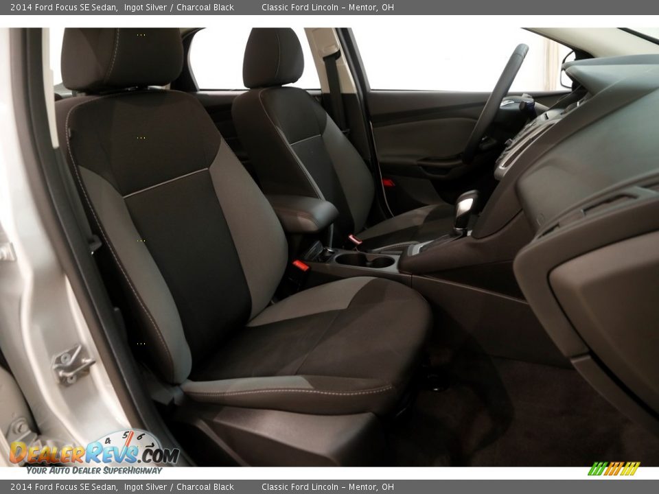 2014 Ford Focus SE Sedan Ingot Silver / Charcoal Black Photo #12