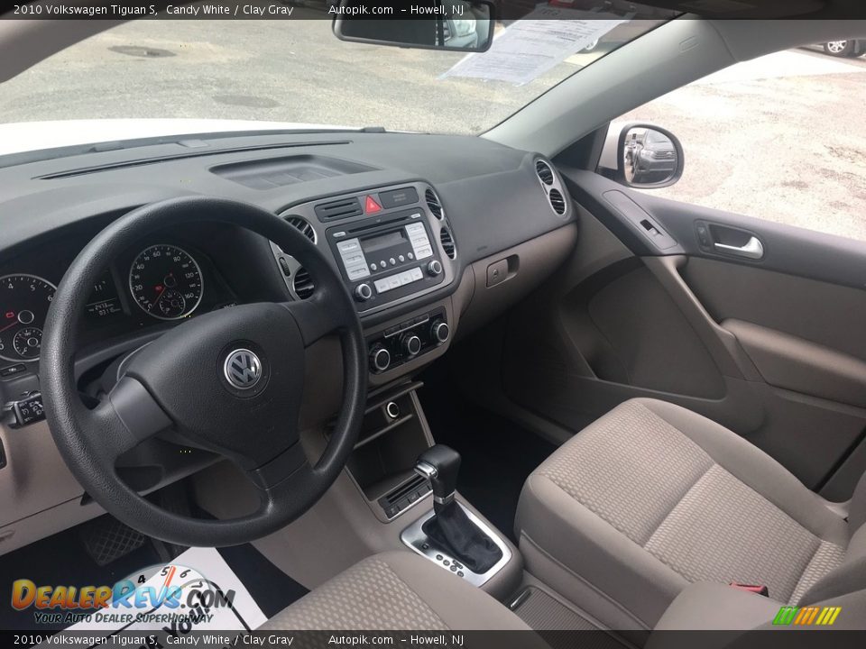 2010 Volkswagen Tiguan S Candy White / Clay Gray Photo #17