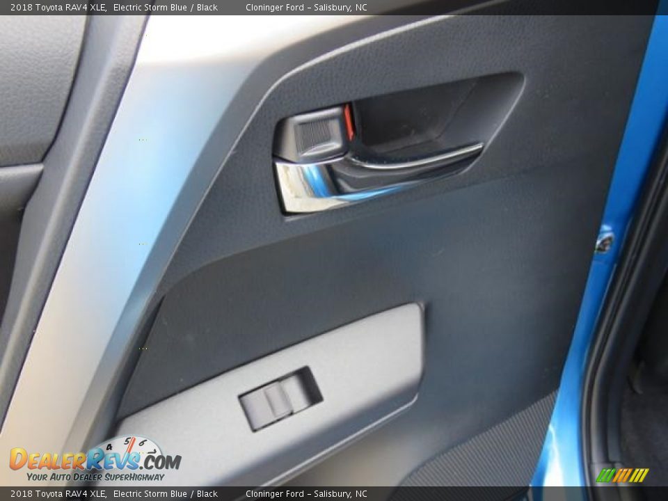 2018 Toyota RAV4 XLE Electric Storm Blue / Black Photo #7