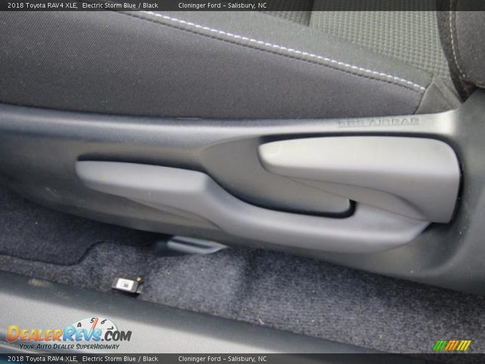 2018 Toyota RAV4 XLE Electric Storm Blue / Black Photo #9
