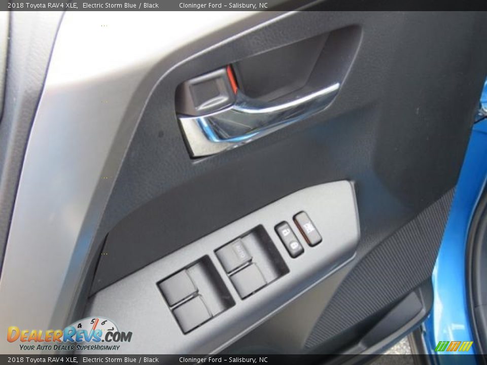 2018 Toyota RAV4 XLE Electric Storm Blue / Black Photo #10