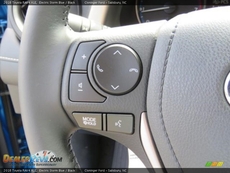 Controls of 2018 Toyota RAV4 XLE Photo #15