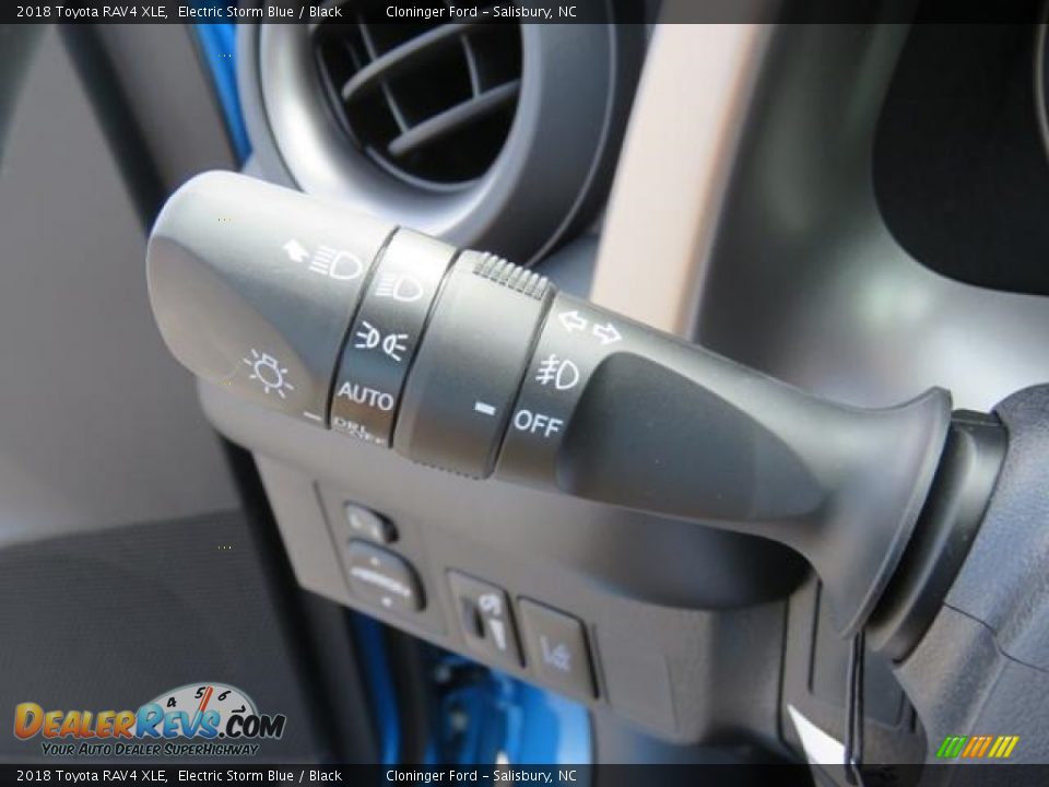 Controls of 2018 Toyota RAV4 XLE Photo #17