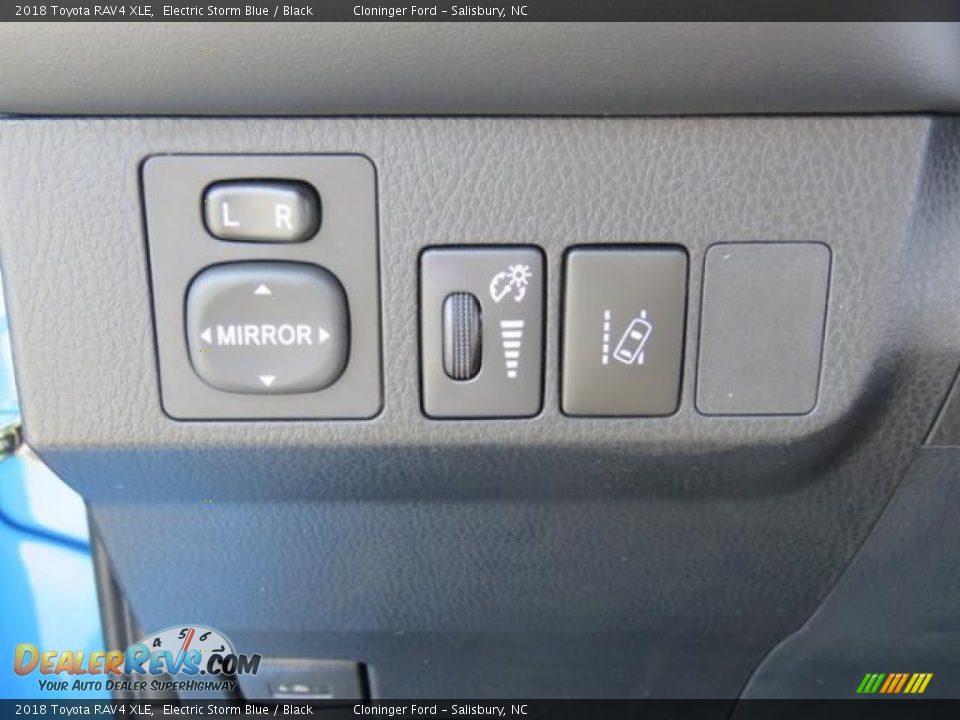 2018 Toyota RAV4 XLE Electric Storm Blue / Black Photo #20