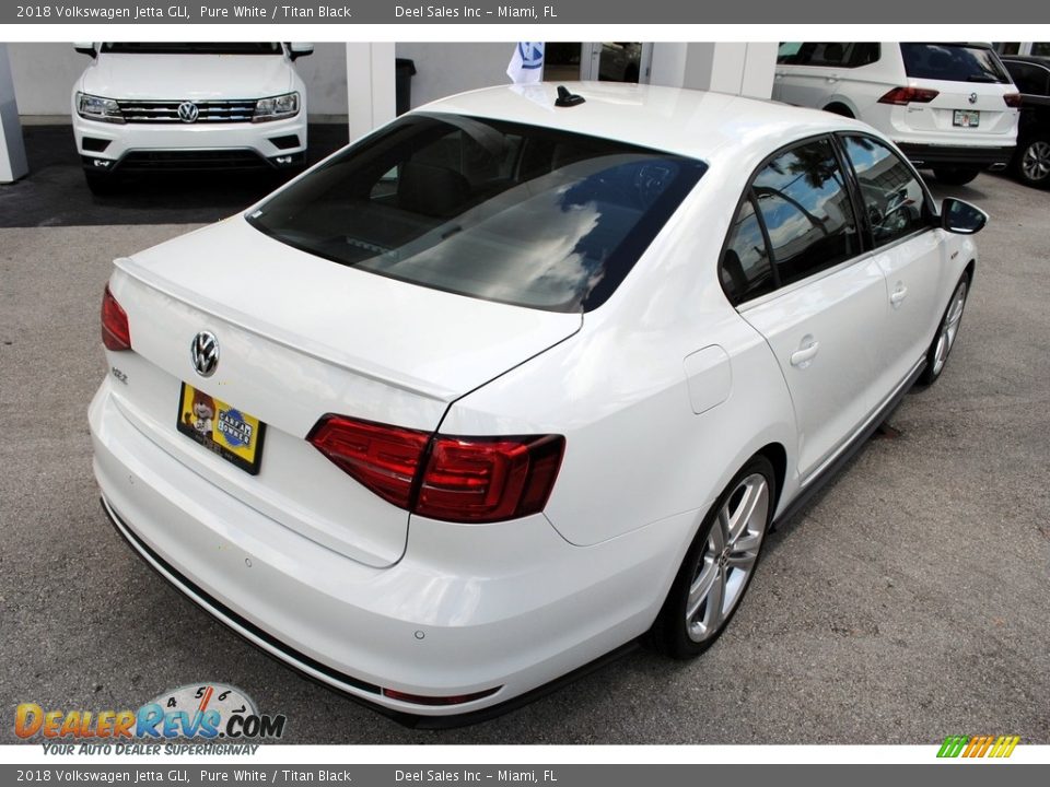 2018 Volkswagen Jetta GLI Pure White / Titan Black Photo #9