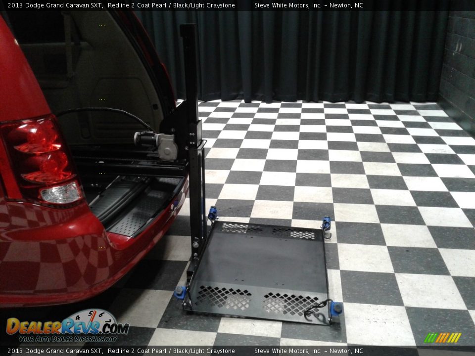 2013 Dodge Grand Caravan SXT Redline 2 Coat Pearl / Black/Light Graystone Photo #16