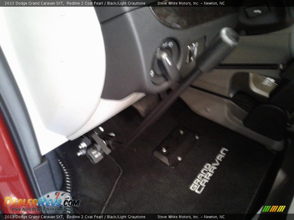 2013 Dodge Grand Caravan SXT Redline 2 Coat Pearl / Black/Light Graystone Photo #20