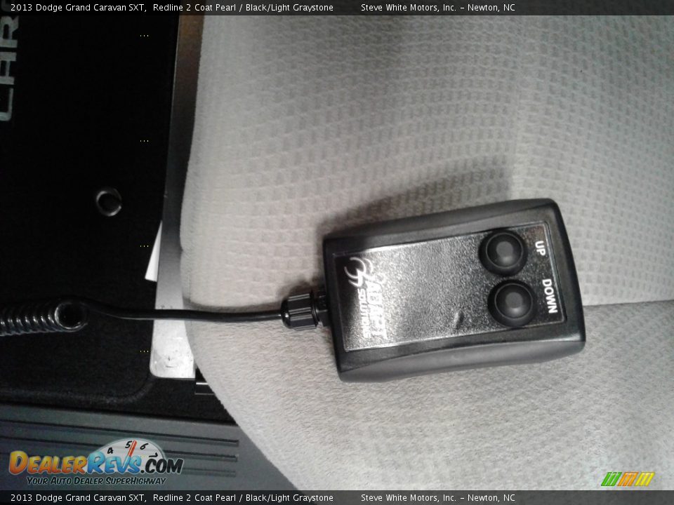 2013 Dodge Grand Caravan SXT Redline 2 Coat Pearl / Black/Light Graystone Photo #36