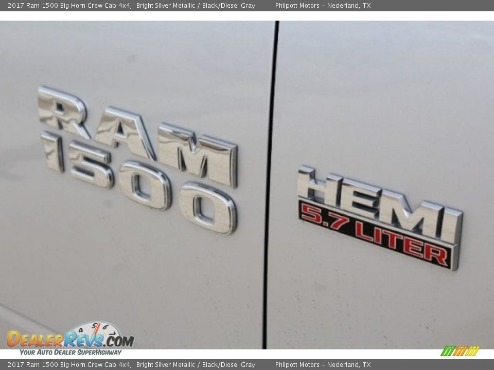 2017 Ram 1500 Big Horn Crew Cab 4x4 Bright Silver Metallic / Black/Diesel Gray Photo #11