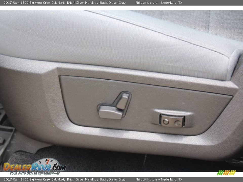 2017 Ram 1500 Big Horn Crew Cab 4x4 Bright Silver Metallic / Black/Diesel Gray Photo #16