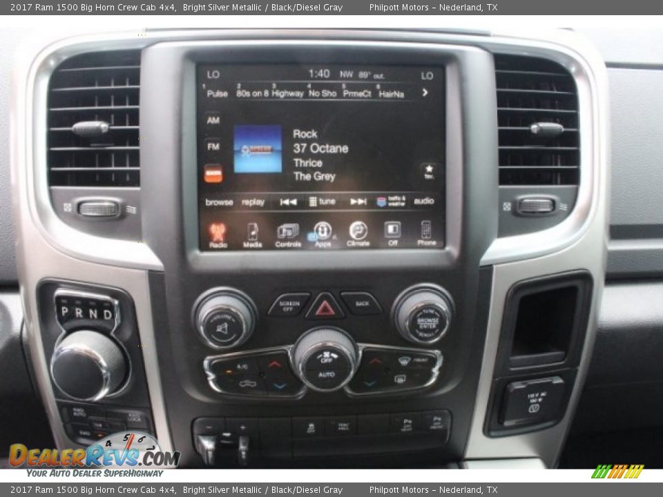 2017 Ram 1500 Big Horn Crew Cab 4x4 Bright Silver Metallic / Black/Diesel Gray Photo #18