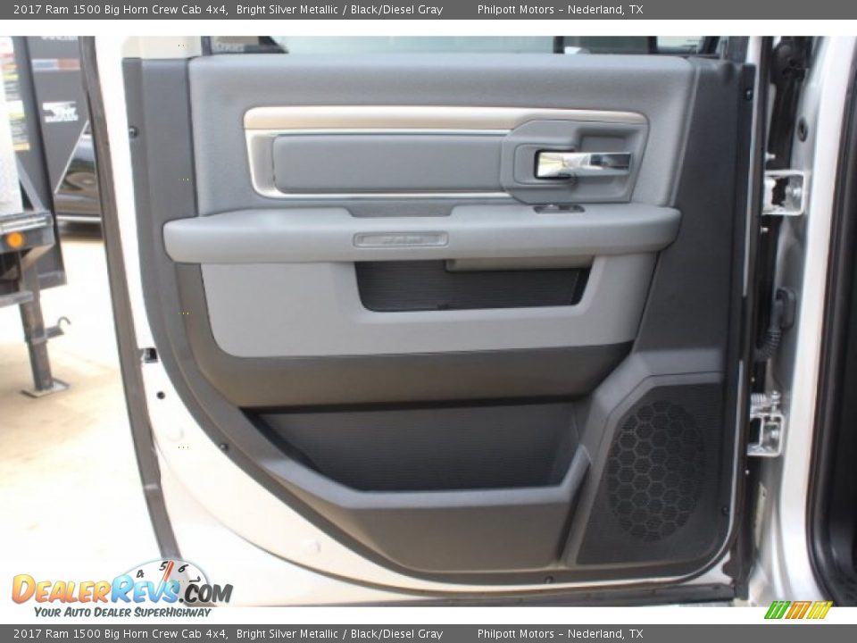 2017 Ram 1500 Big Horn Crew Cab 4x4 Bright Silver Metallic / Black/Diesel Gray Photo #24