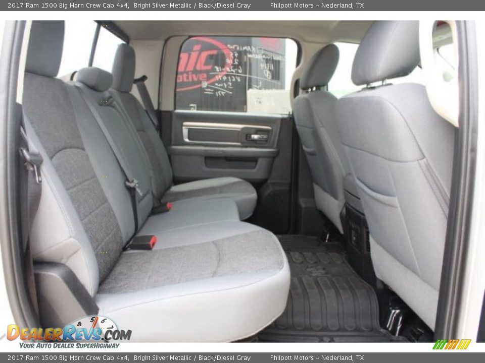 2017 Ram 1500 Big Horn Crew Cab 4x4 Bright Silver Metallic / Black/Diesel Gray Photo #29