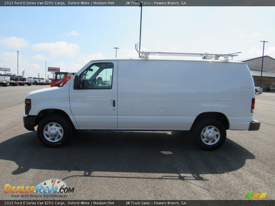 2013 Ford E Series Van E250 Cargo Oxford White / Medium Flint Photo #2
