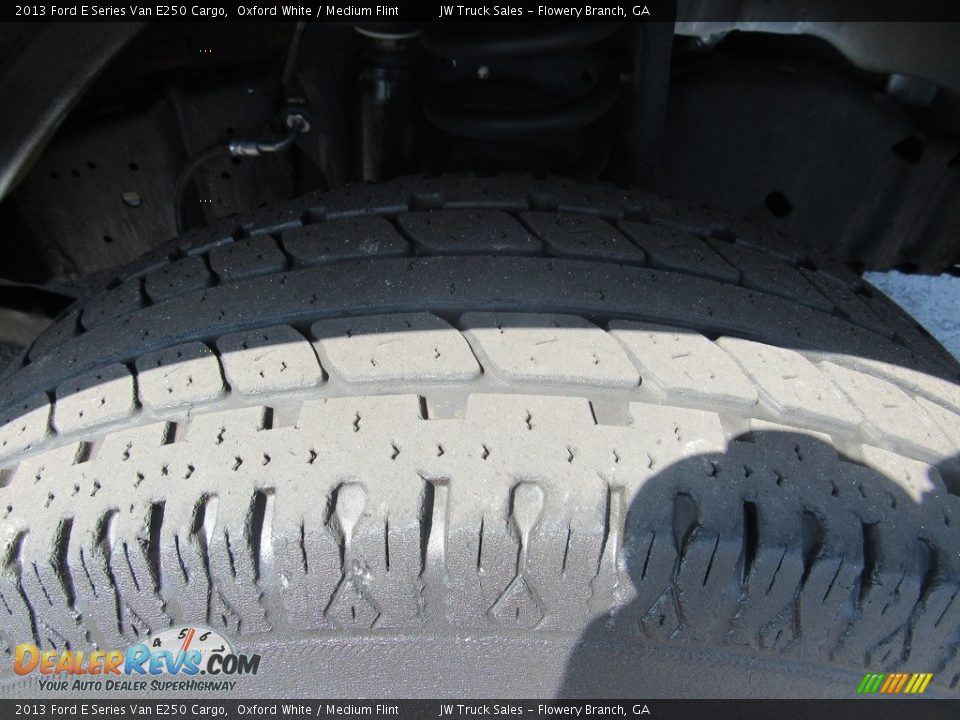 2013 Ford E Series Van E250 Cargo Oxford White / Medium Flint Photo #33
