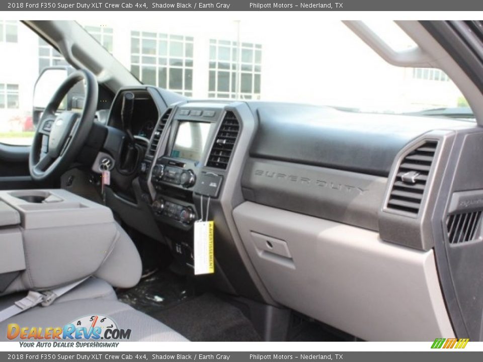 2018 Ford F350 Super Duty XLT Crew Cab 4x4 Shadow Black / Earth Gray Photo #30