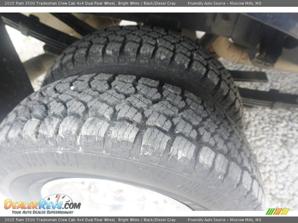 2015 Ram 3500 Tradesman Crew Cab 4x4 Dual Rear Wheel Bright White / Black/Diesel Gray Photo #8