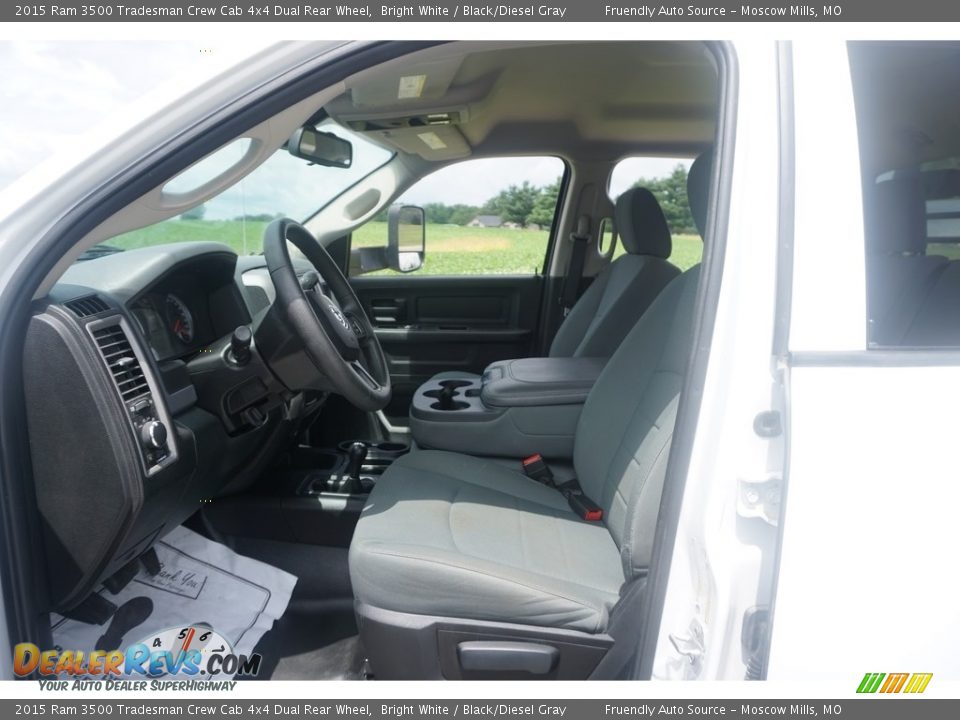 2015 Ram 3500 Tradesman Crew Cab 4x4 Dual Rear Wheel Bright White / Black/Diesel Gray Photo #11