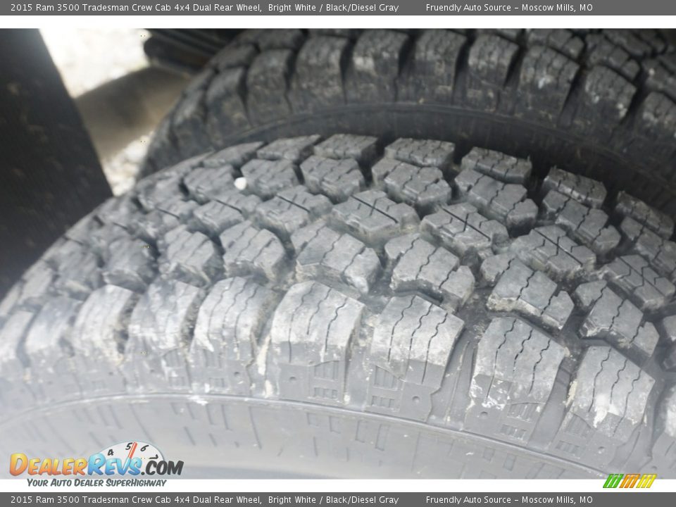 2015 Ram 3500 Tradesman Crew Cab 4x4 Dual Rear Wheel Bright White / Black/Diesel Gray Photo #13
