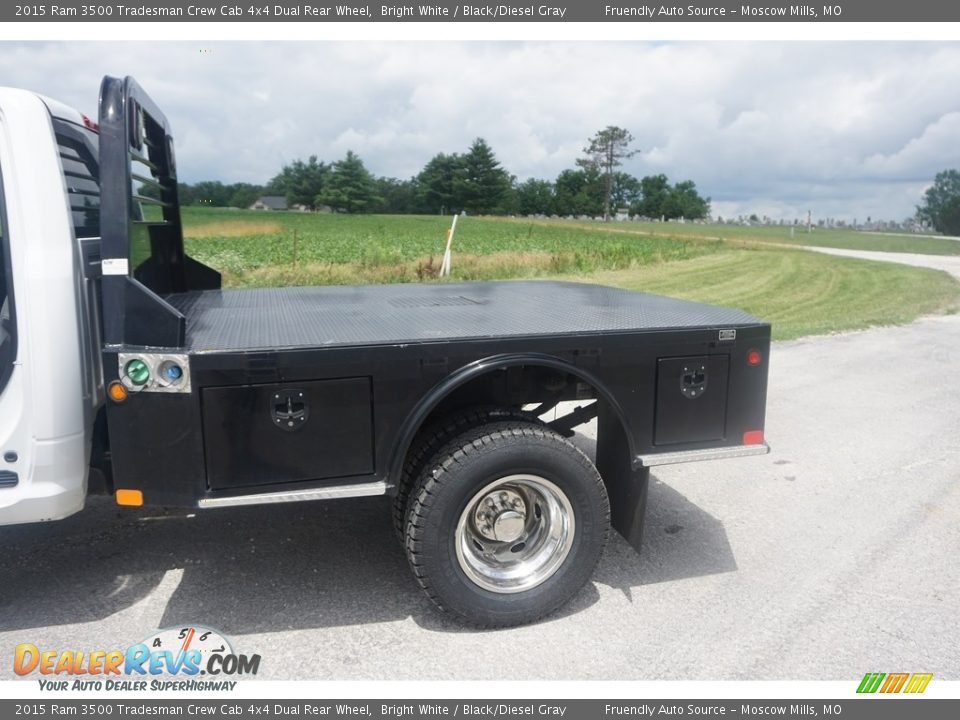 2015 Ram 3500 Tradesman Crew Cab 4x4 Dual Rear Wheel Bright White / Black/Diesel Gray Photo #21
