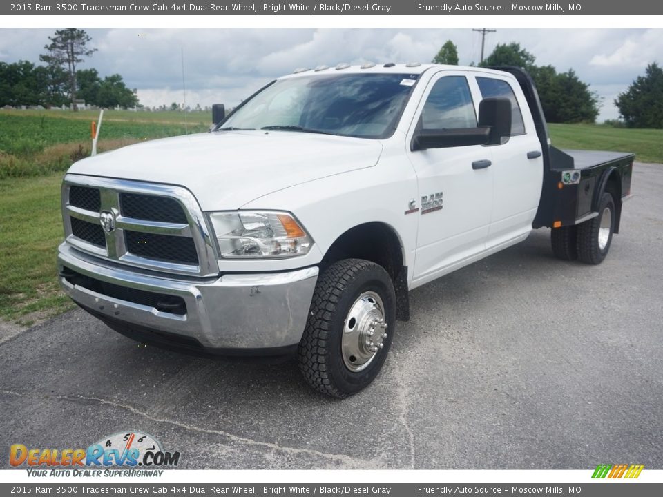 2015 Ram 3500 Tradesman Crew Cab 4x4 Dual Rear Wheel Bright White / Black/Diesel Gray Photo #23