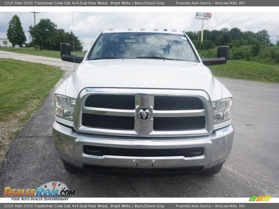 2015 Ram 3500 Tradesman Crew Cab 4x4 Dual Rear Wheel Bright White / Black/Diesel Gray Photo #25