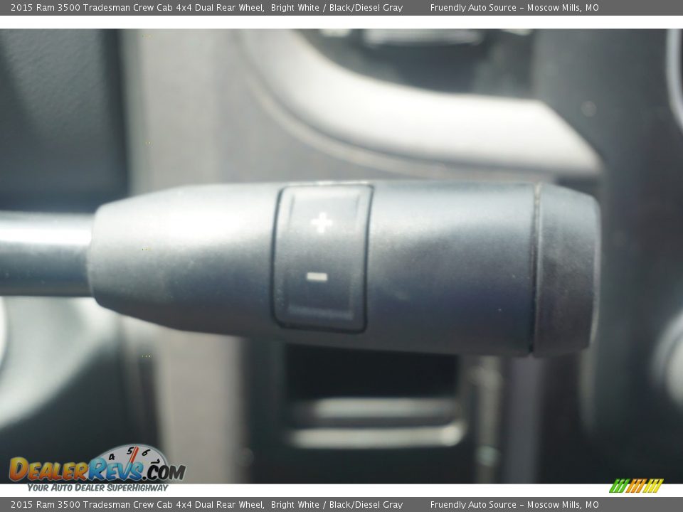 2015 Ram 3500 Tradesman Crew Cab 4x4 Dual Rear Wheel Bright White / Black/Diesel Gray Photo #33