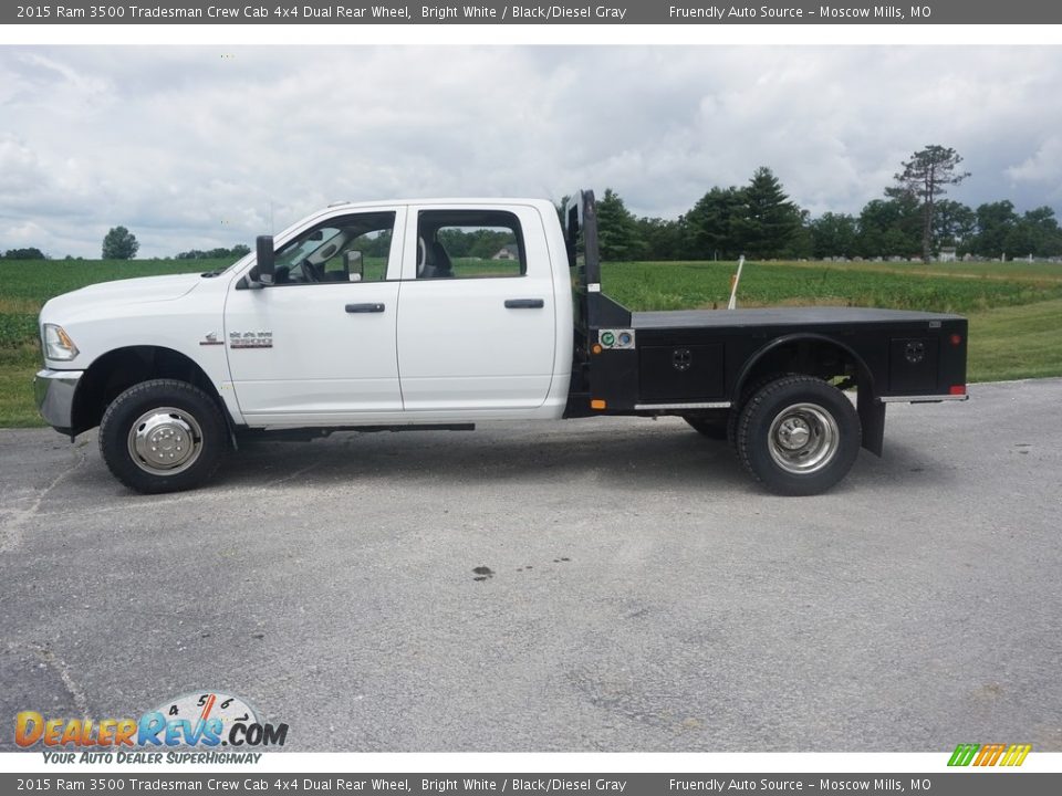 2015 Ram 3500 Tradesman Crew Cab 4x4 Dual Rear Wheel Bright White / Black/Diesel Gray Photo #36
